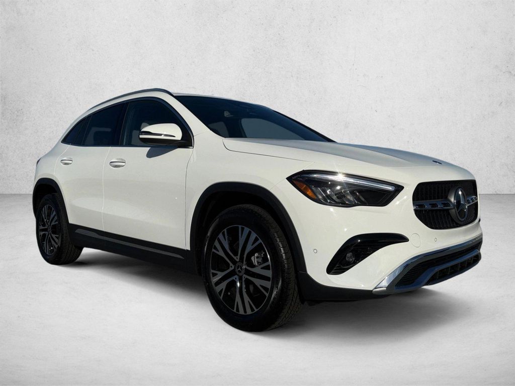 2026 Mercedes-BENZ GLA — миниатюра 3