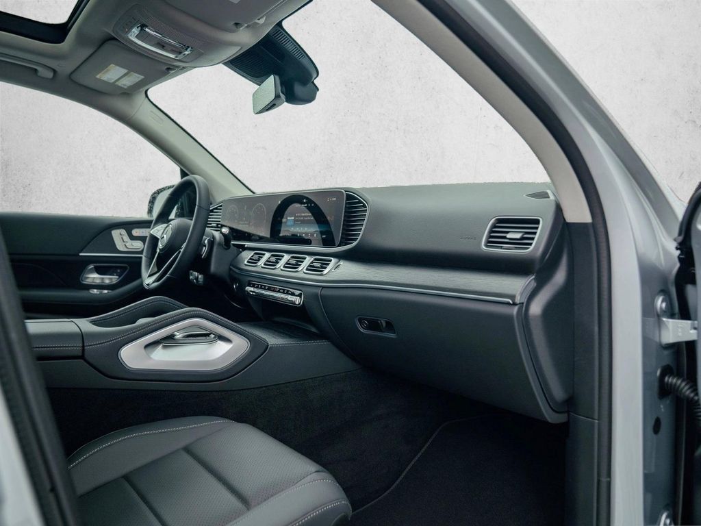 2026 Mercedes-BENZ GLE — миниатюра 23