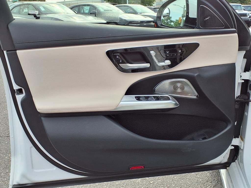 MERCEDES-BENZ E-CLASS - 4