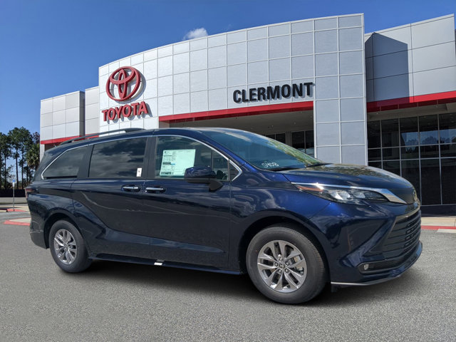 New 2026 Toyota Sienna XLE