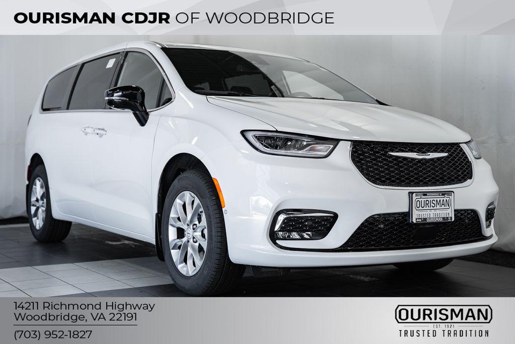 New 2026 Chrysler Pacifica Limited