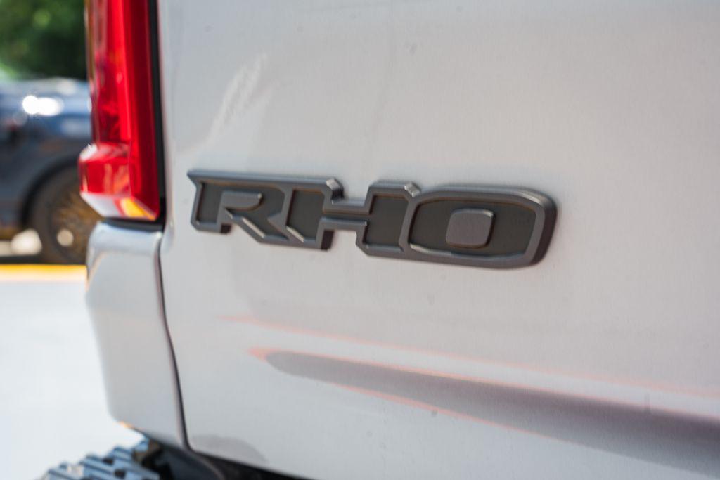 صورة 10 لـ 2026 RAM 1500 RHO CREW CAB 4X4 5'7' BOX