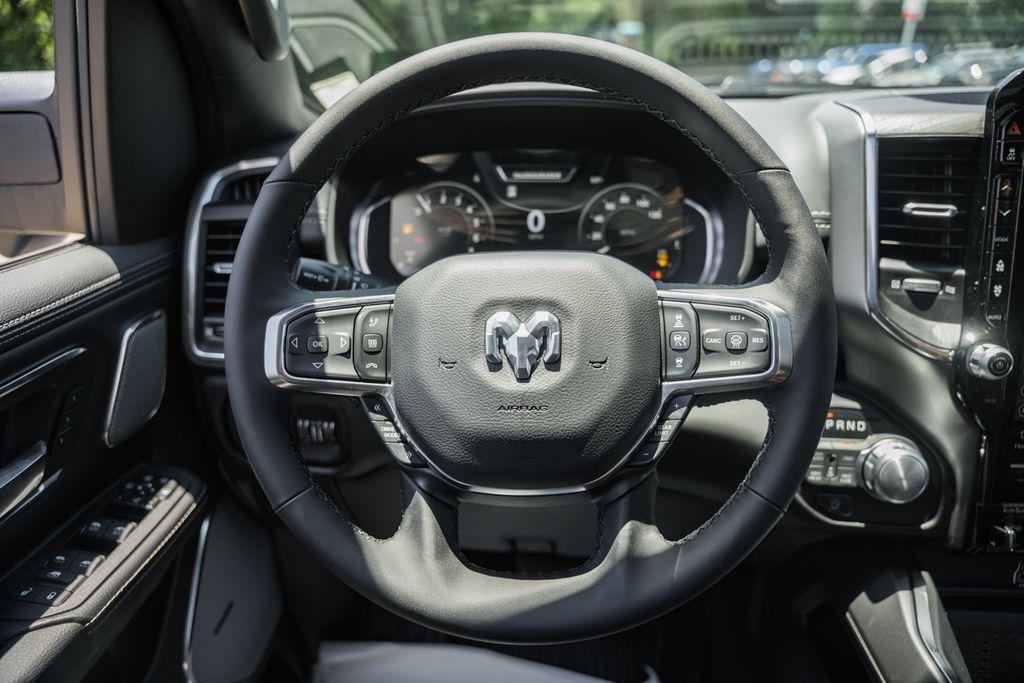 صورة مصغرة 31 لـ 2026 RAM 1500 LARAMIE