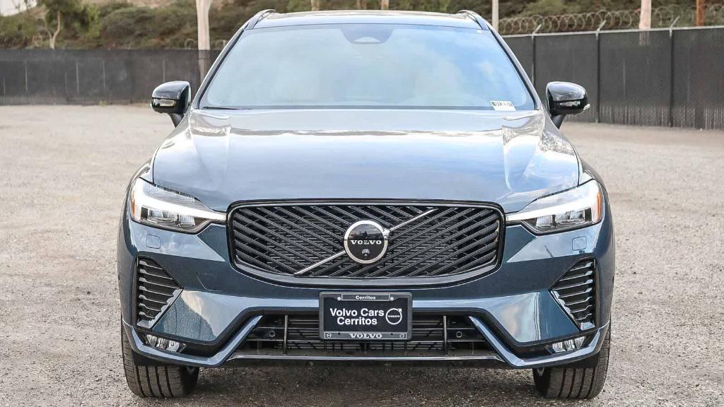 2026 Volvo XC60 B5 PLUS — фото 2