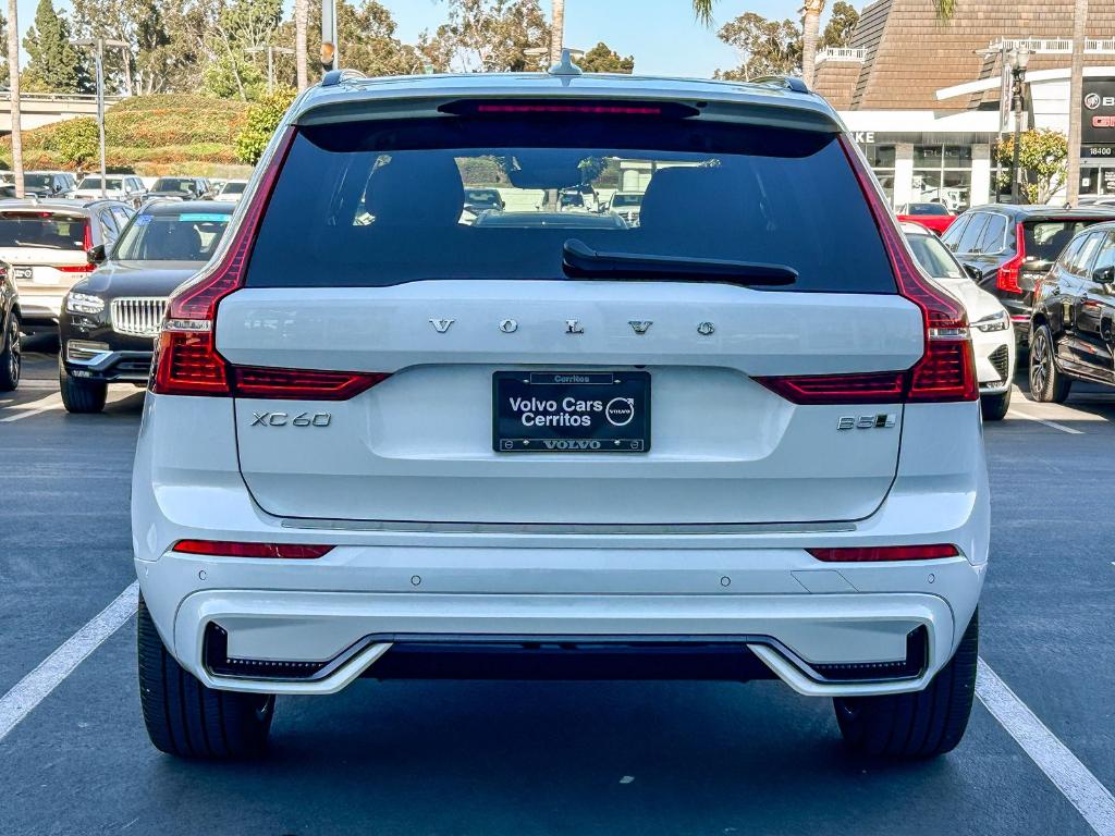 2023 Volvo XC60 B5 ULTIMATE DARK THEME — фото 7