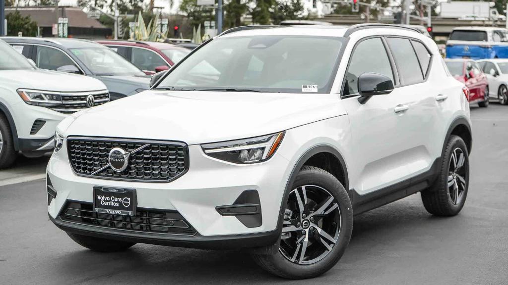 New 2026 Volvo XC40 B4 Core