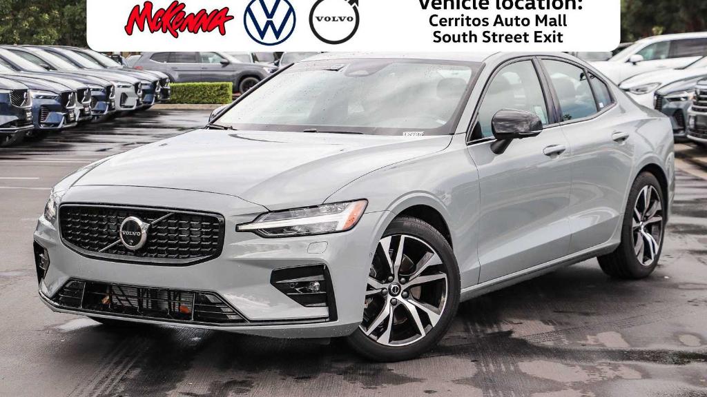 صورة 1 لـ 2025 Volvo S60 B5 PLUS