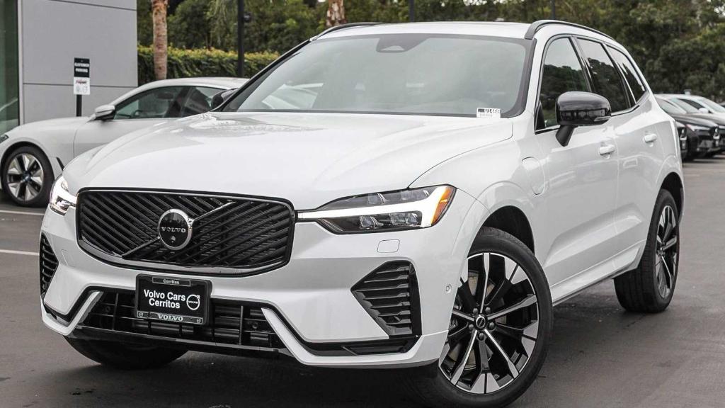 New 2026 Volvo XC60 Plug-In Hybrid T8 Plus