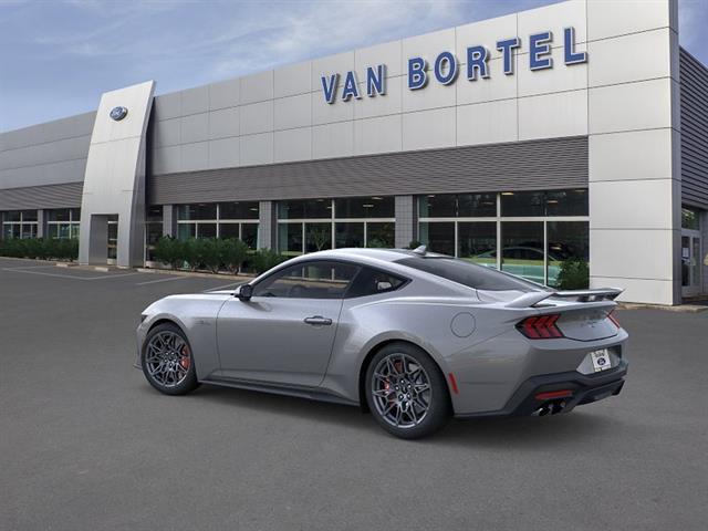صورة 4 لـ 2026 FORD MUSTANG GT