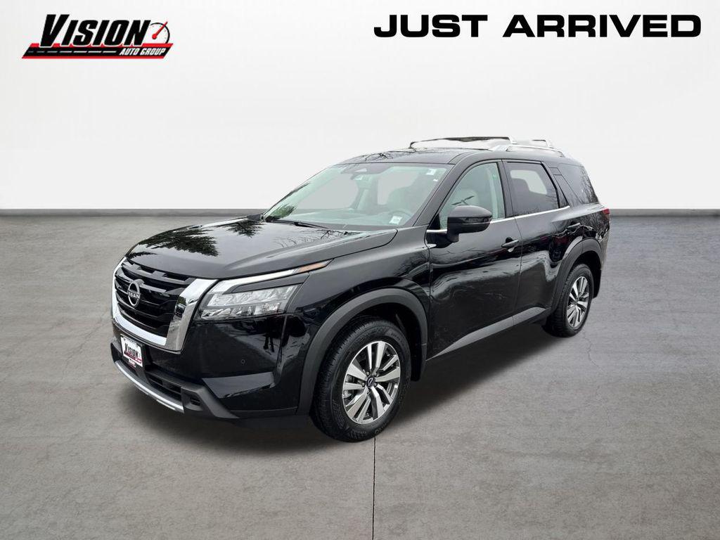 New 2025 Nissan Pathfinder SL 4WD