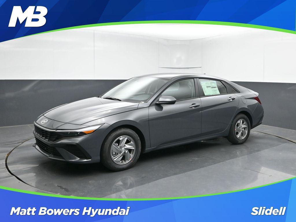 New 2026 Hyundai ELANTRA SE