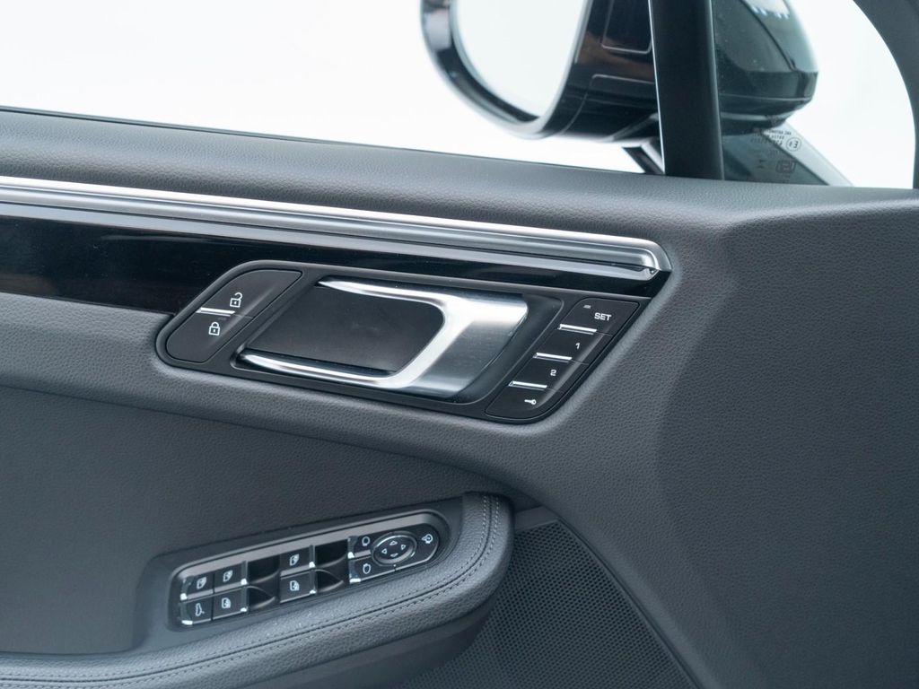 2026 Porsche MACAN — миниатюра 22
