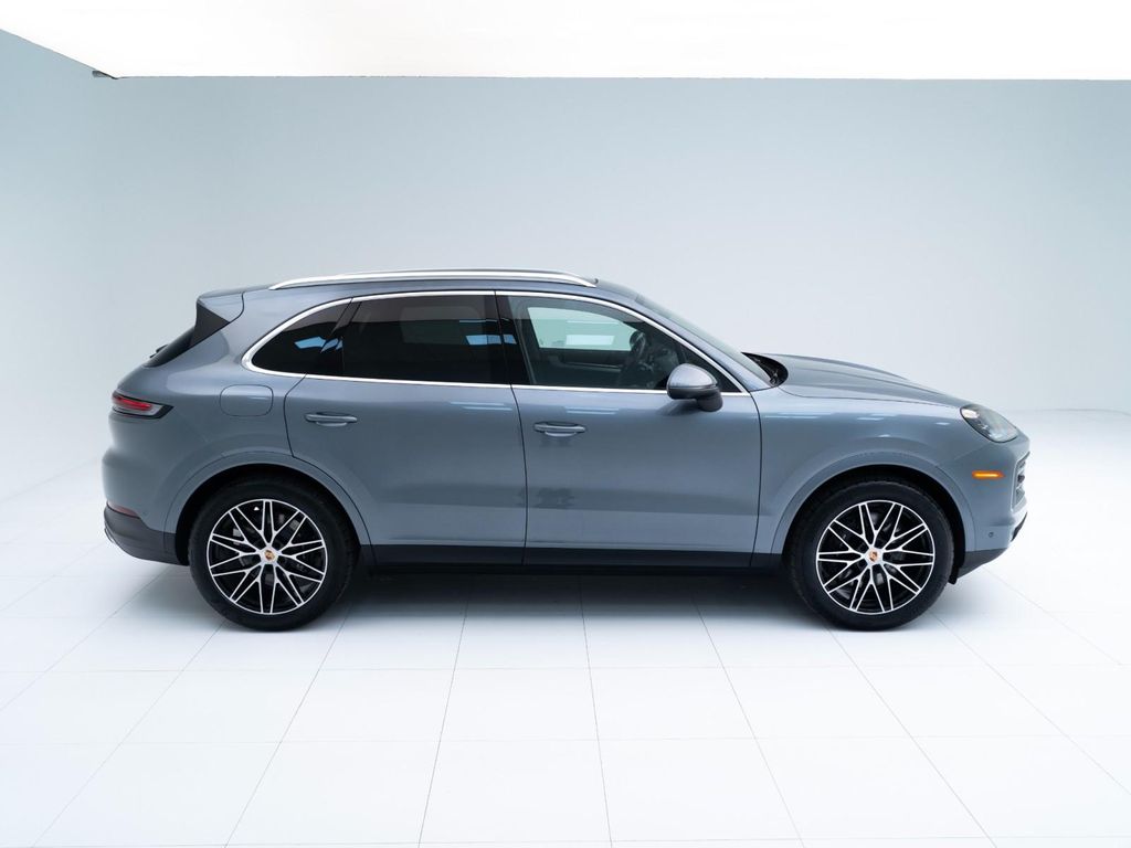 PORSCHE CAYENNE - 8