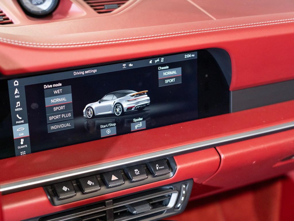 صورة 21 لـ 2021 Porsche 911 TURBO S CABRIOLET