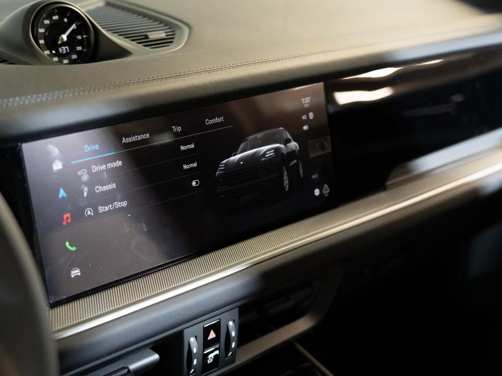 2026 Porsche CAYENNE — миниатюра 21