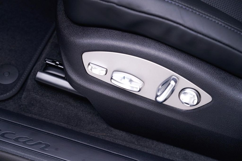 2026 Porsche MACAN — миниатюра 16