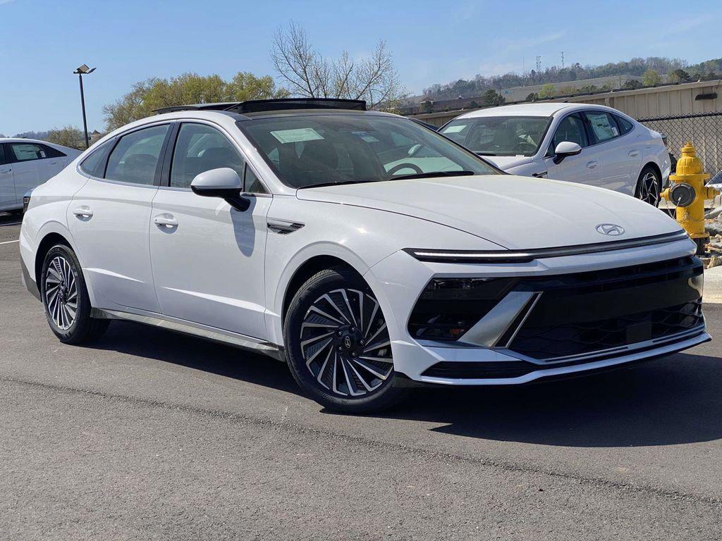 New 2026 Hyundai SONATA Hybrid SE