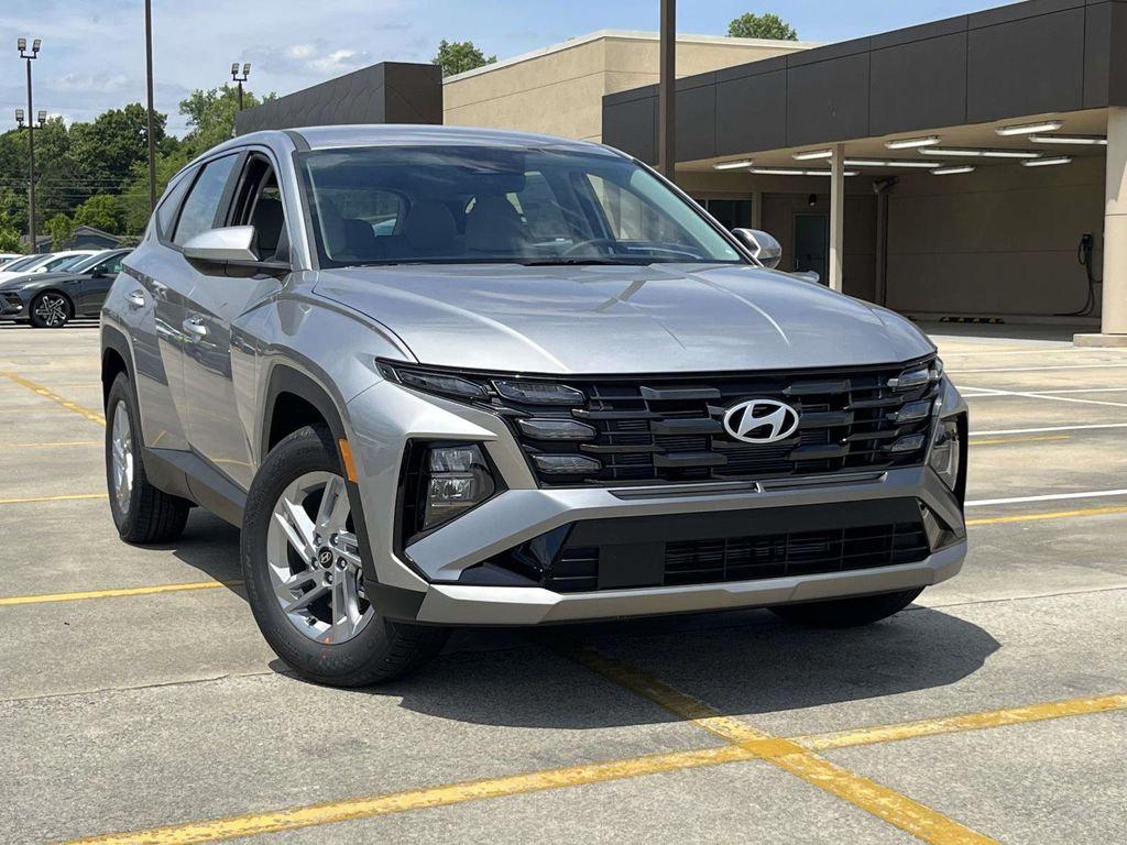 New 2026 Hyundai TUCSON SE