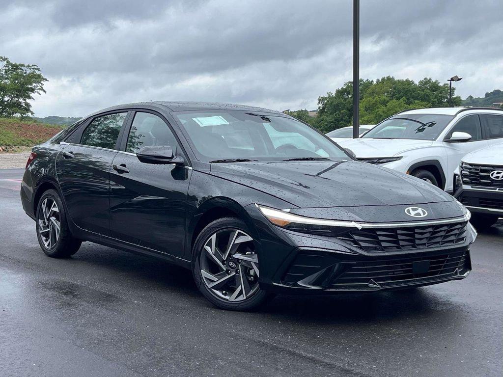 New 2026 Hyundai ELANTRA Limited