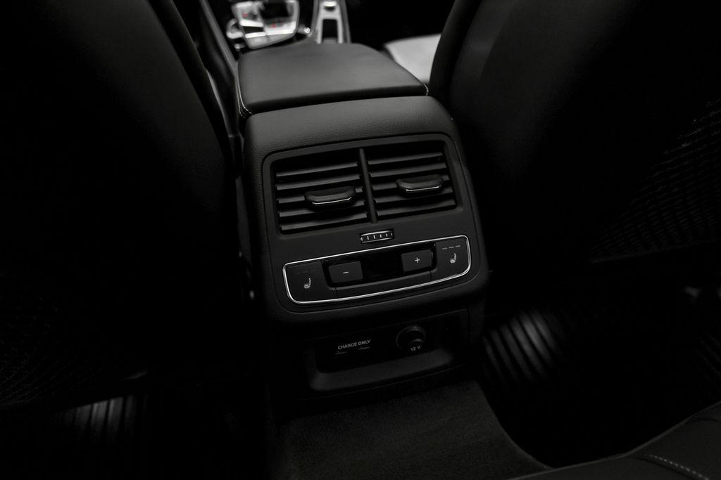 صورة مصغرة 40 لـ 2023 AUDI RS 5 2.9T