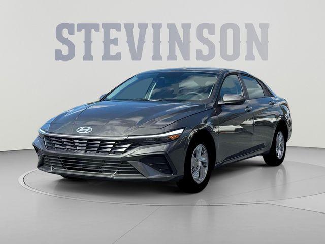 New 2026 Hyundai ELANTRA SE