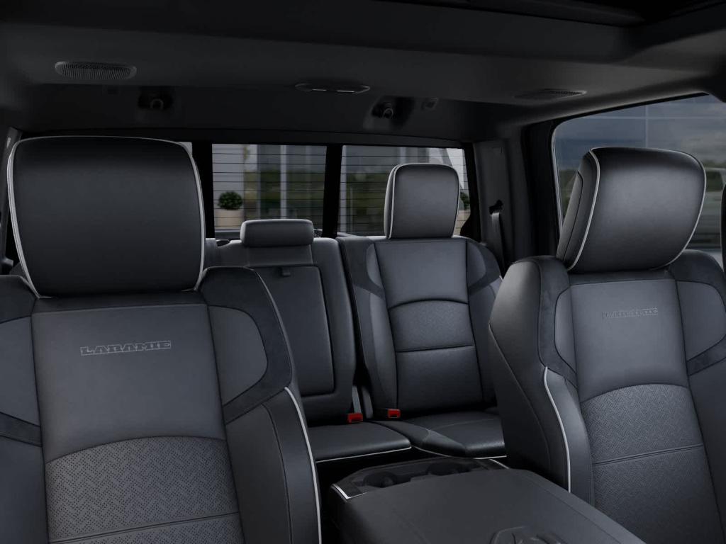 صورة مصغرة 30 لـ 2026 RAM 2500 LARAMIE