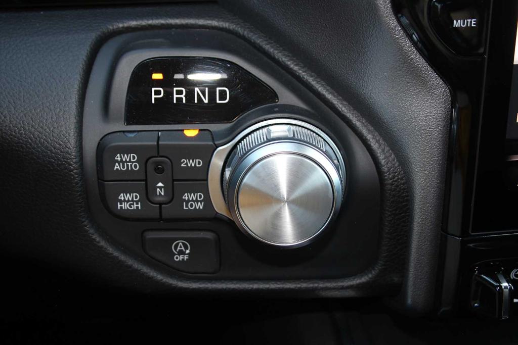 2025 RAM 1500 LARAMIE 缩略图 40