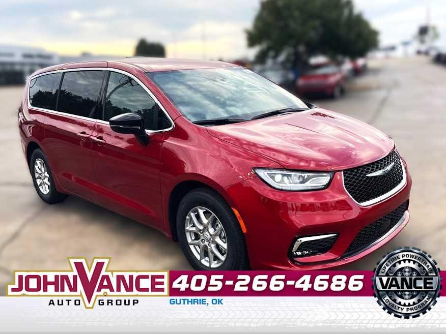 New 2026 Chrysler Pacifica Select