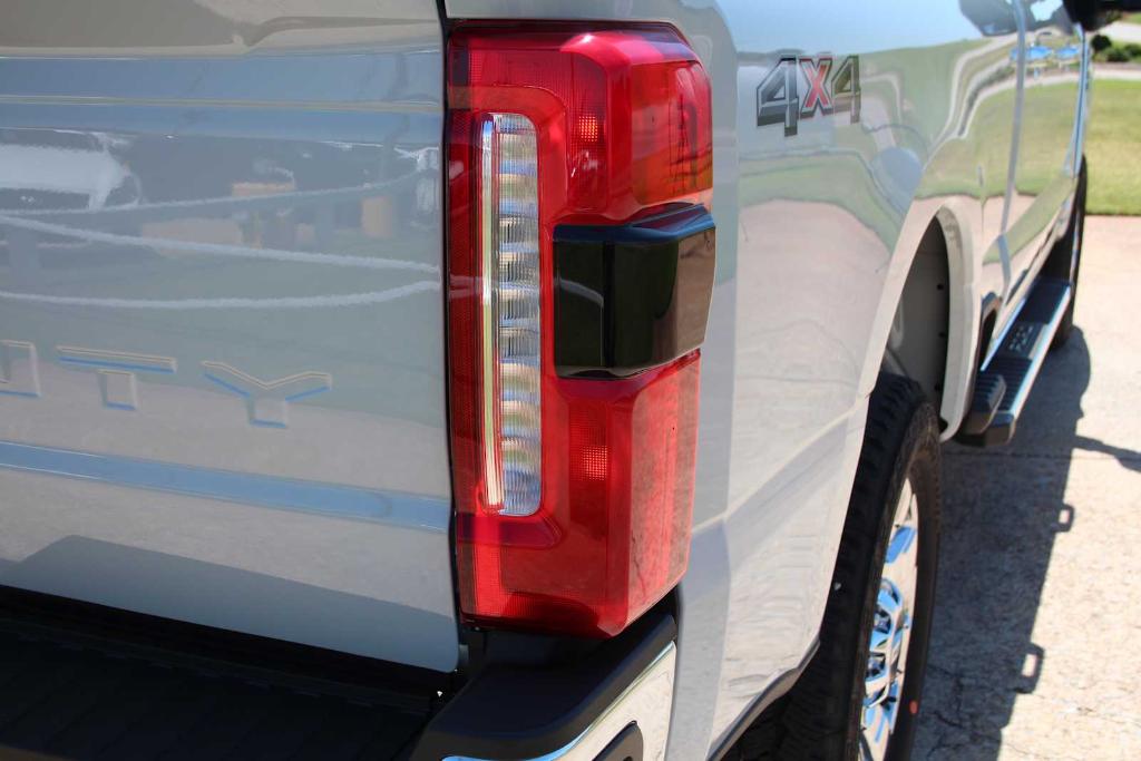 2026 FORD F-250 LARIAT — миниатюра 13