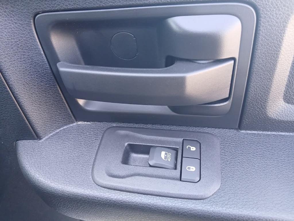 صورة مصغرة 49 لـ 2025 RAM 3500 TRADESMAN