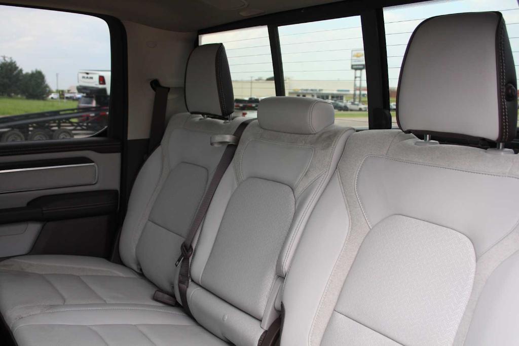 صورة مصغرة 27 لـ 2026 RAM 1500 LARAMIE