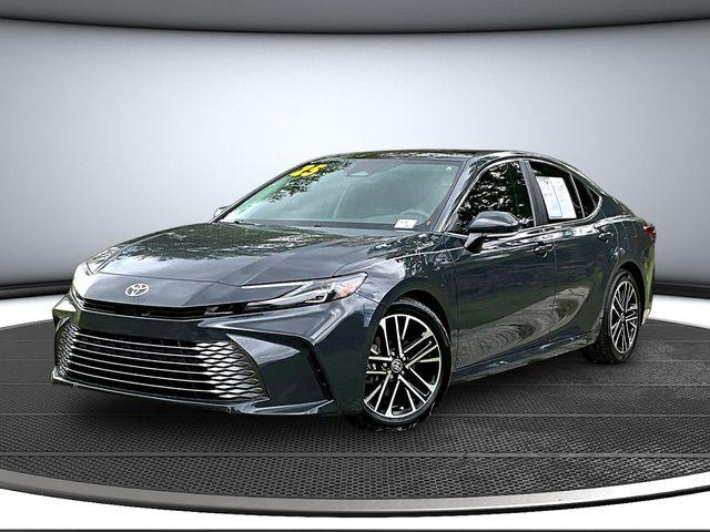 2025 Toyota CAMRY XLE — фото 1