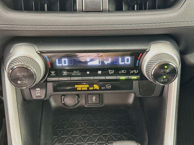 صورة 11 لـ 2021 Toyota RAV4 HYBRID LE