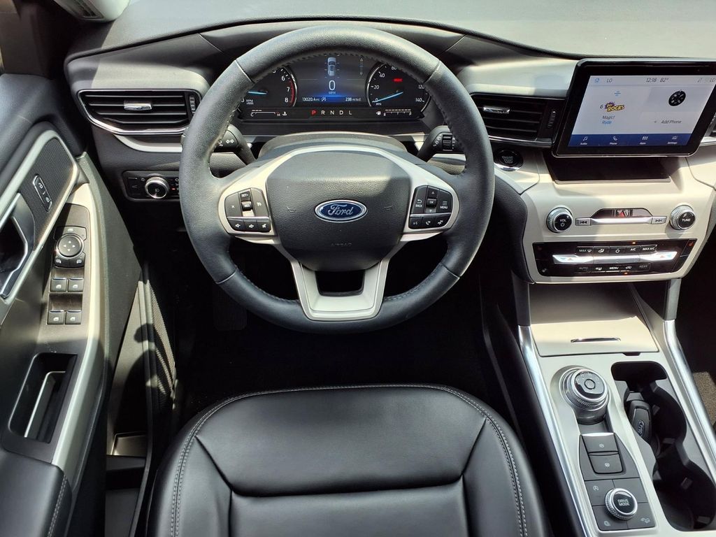 2024 FORD EXPLORER XLT photo 6