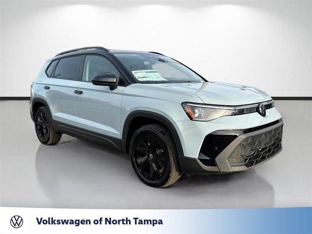 New 2026 Volkswagen Taos 1.5T SE Black