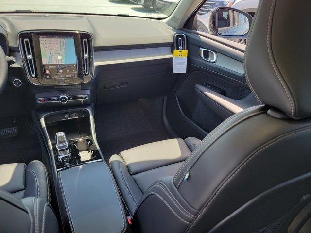 2026 Volvo XC40 B5 PLUS — миниатюра 16