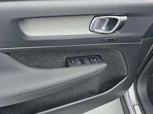 2026 Volvo XC40 B5 CORE 缩略图 12
