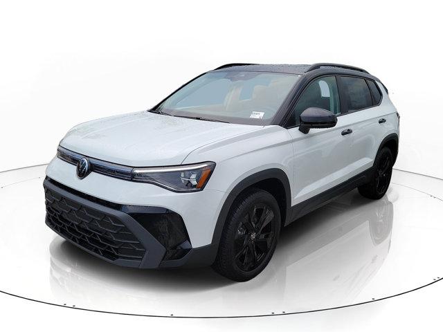 New 2026 Volkswagen Taos 1.5T SE Black