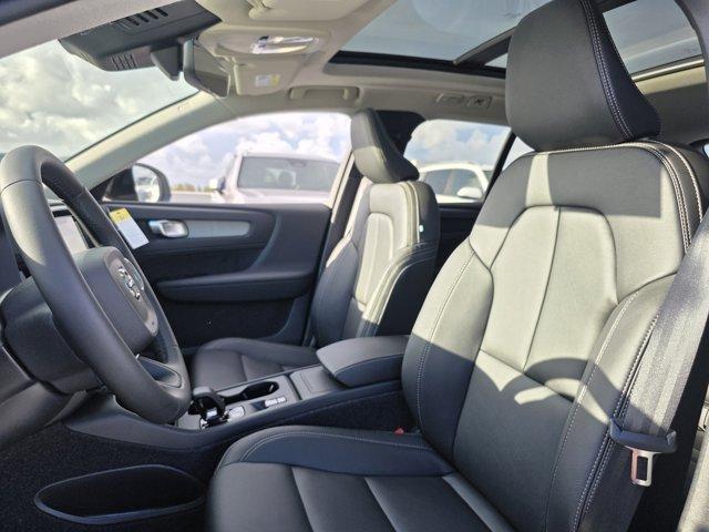 2026 Volvo XC40 B5 CORE — миниатюра 13