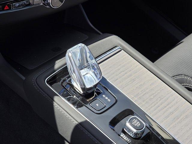 صورة 15 لـ 2026 Volvo XC90 B5 ULTRA 6-SEATER