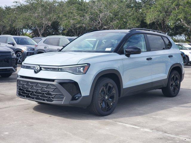 New 2026 Volkswagen Taos 1.5T SE Black