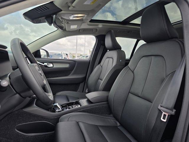 صورة مصغرة 13 لـ 2026 Volvo XC40 B5 ULTRA