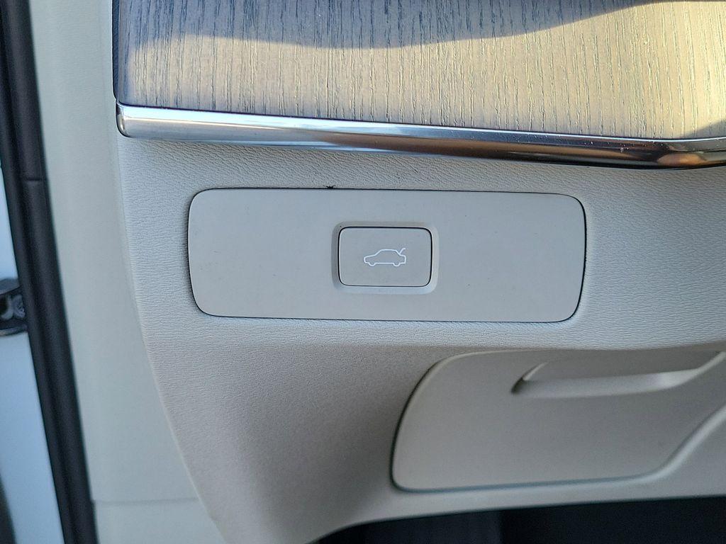 صورة مصغرة 15 لـ 2025 Volvo XC90 B6 PLUS 7-SEATER
