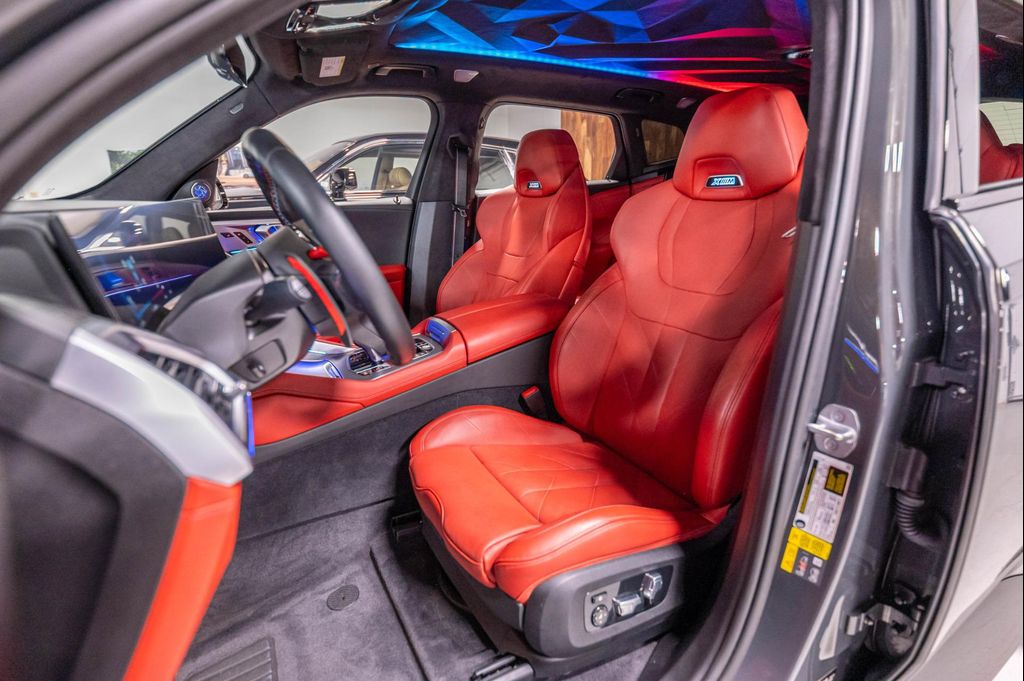 2023 BMW XM BASE photo 7