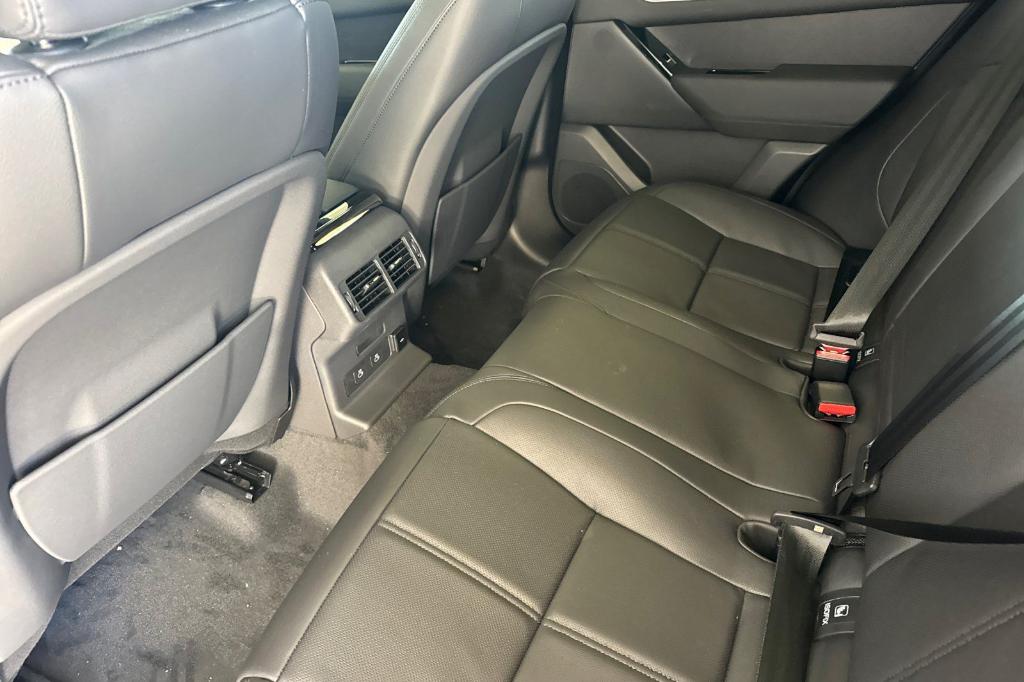 صورة مصغرة 11 لـ 2026 LAND Rover RANGE ROVER VELAR P250 DYNAMIC SE
