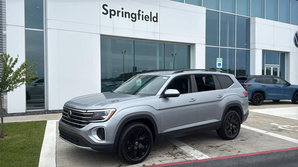 New 2026 Volkswagen Atlas 2.0T SE w/Technology 4MOTION