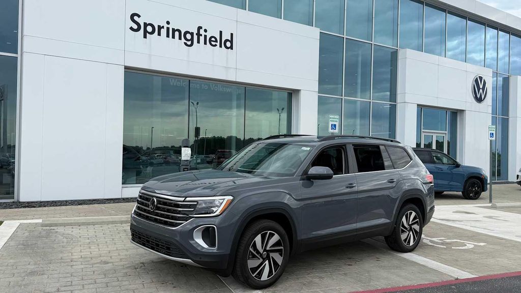New 2026 Volkswagen Atlas 2.0T SE w/Technology 4MOTION
