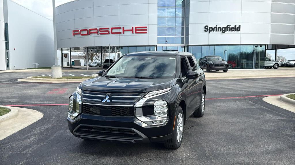 New 2026 Mitsubishi Outlander ES 2.5 2WD