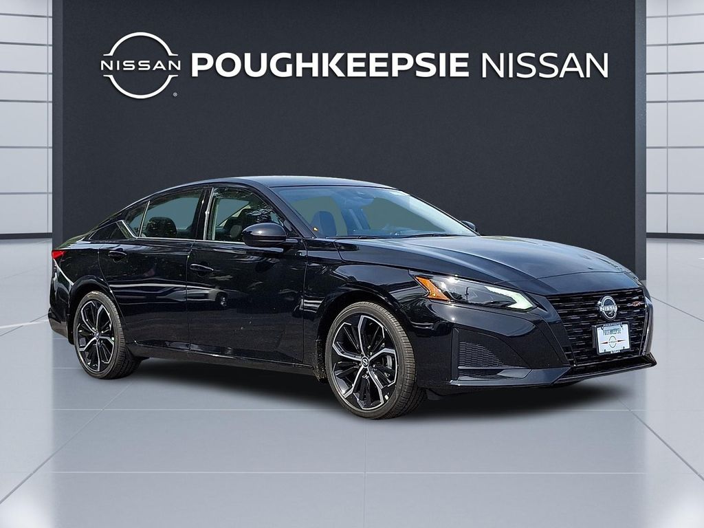 New 2026 Nissan Altima SR FWD