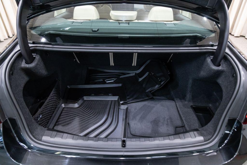 صورة مصغرة 23 لـ 2023 BMW 330 I XDRIVE